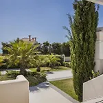 Ai Helis House *