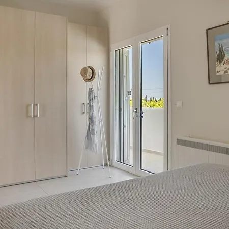 Ai Helis House Vilă *