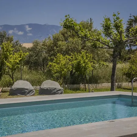Vilă Ai Helis House